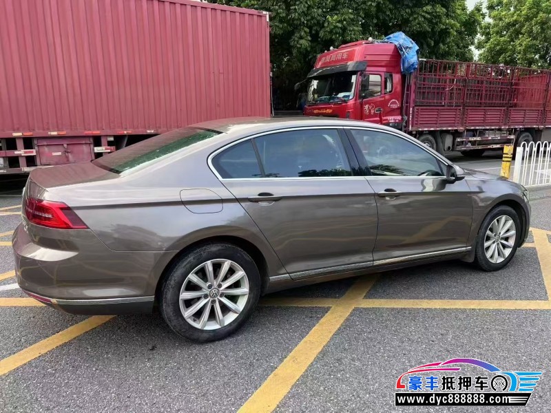 16年大众迈腾轿车抵押车出售