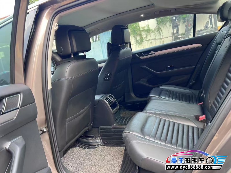 16年大众迈腾轿车抵押车出售