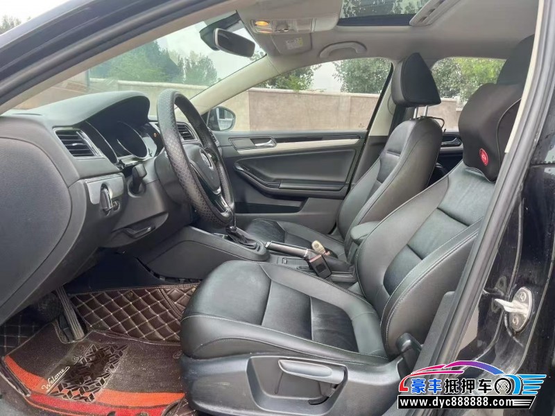 19年大众速腾轿车抵押车出售