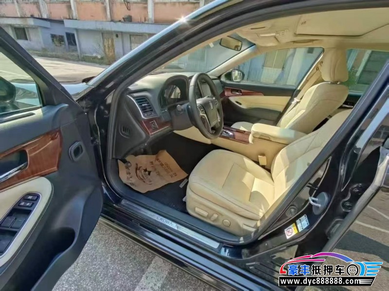 19年丰田皇冠轿车抵押车出售