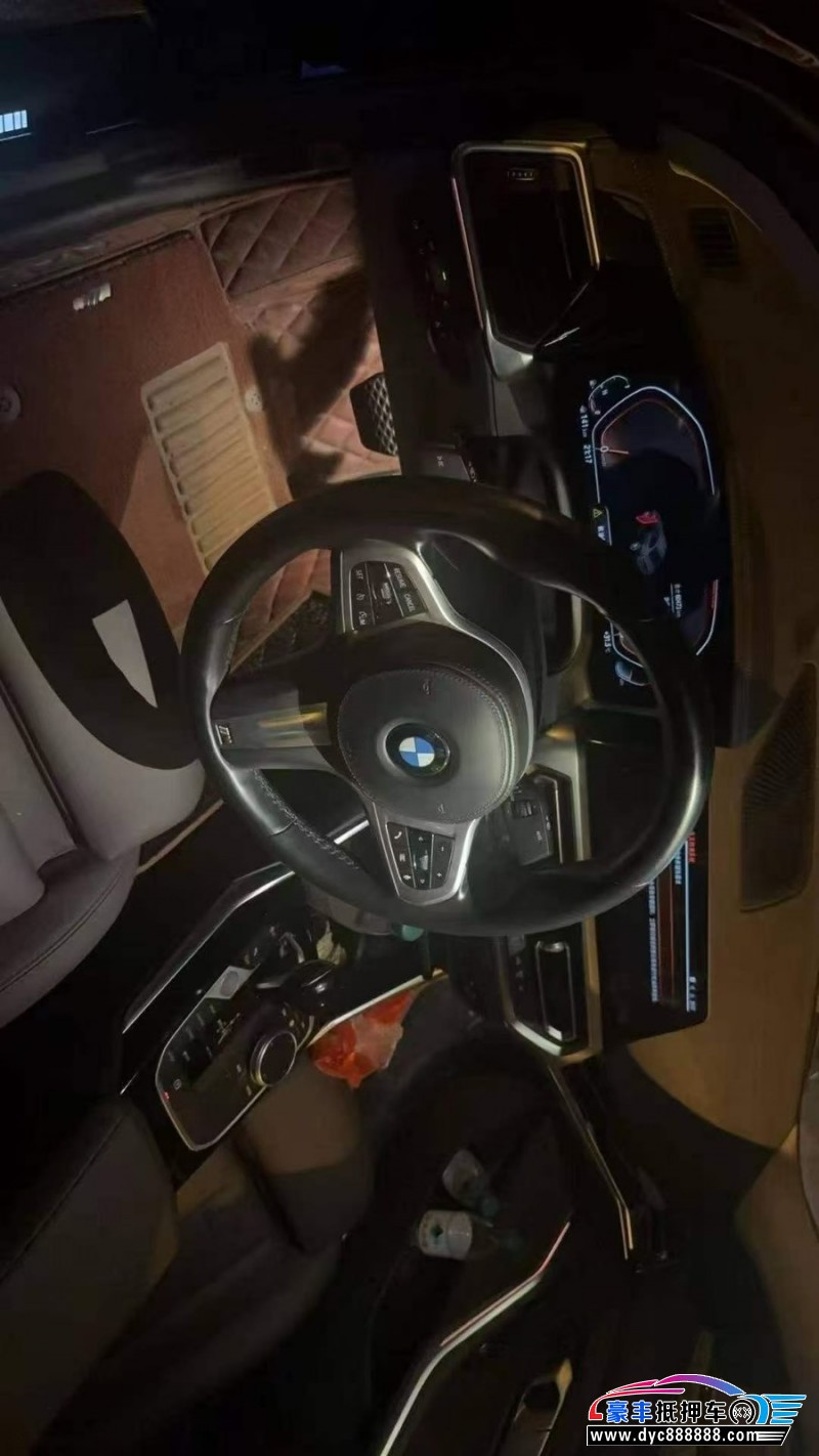 21年宝马3系轿车抵押车出售