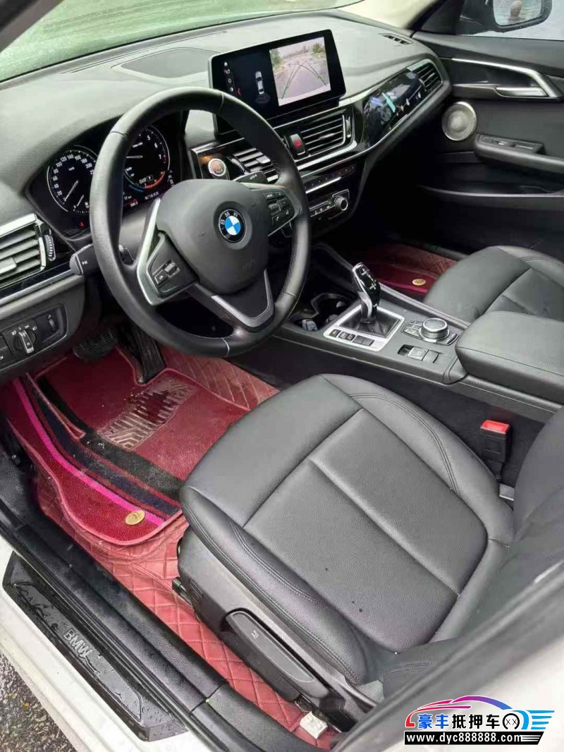 24年宝马1系轿车抵押车出售