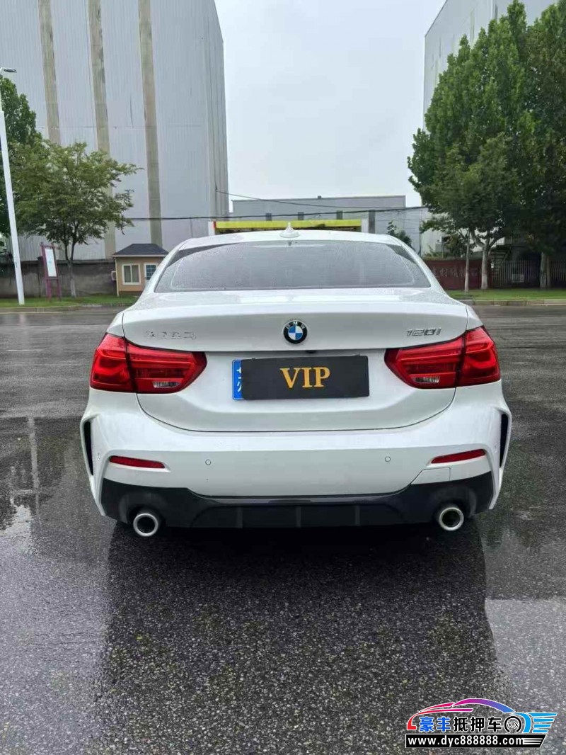 24年宝马1系轿车抵押车出售