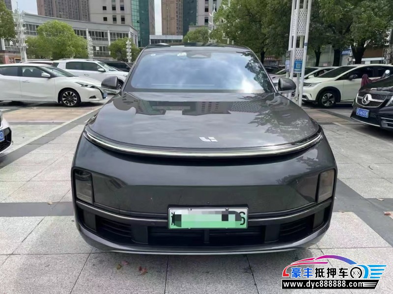 23年理想L8轿车抵押车出售