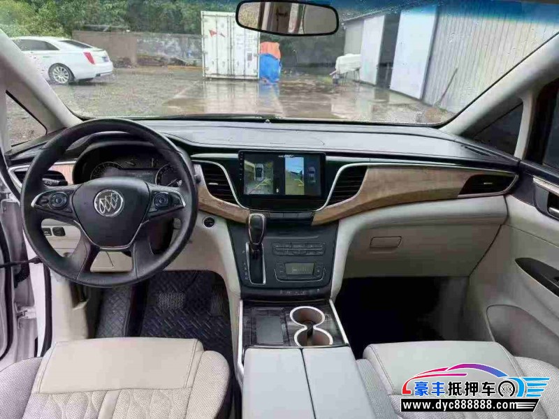 18年别克GL8轿车抵押车出售