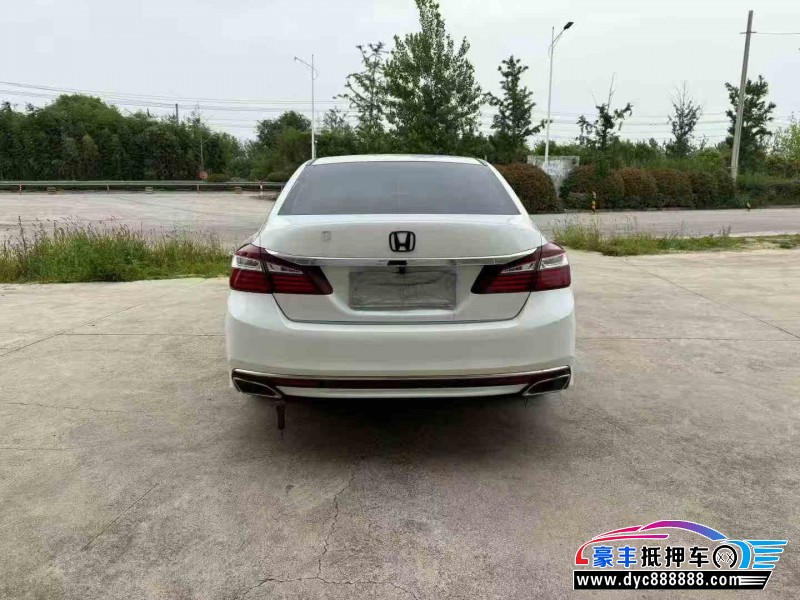 17年本田雅阁轿车抵押车出售