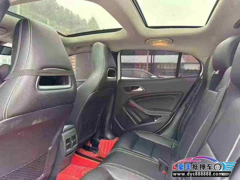 19年奔驰GLA轿车抵押车出售