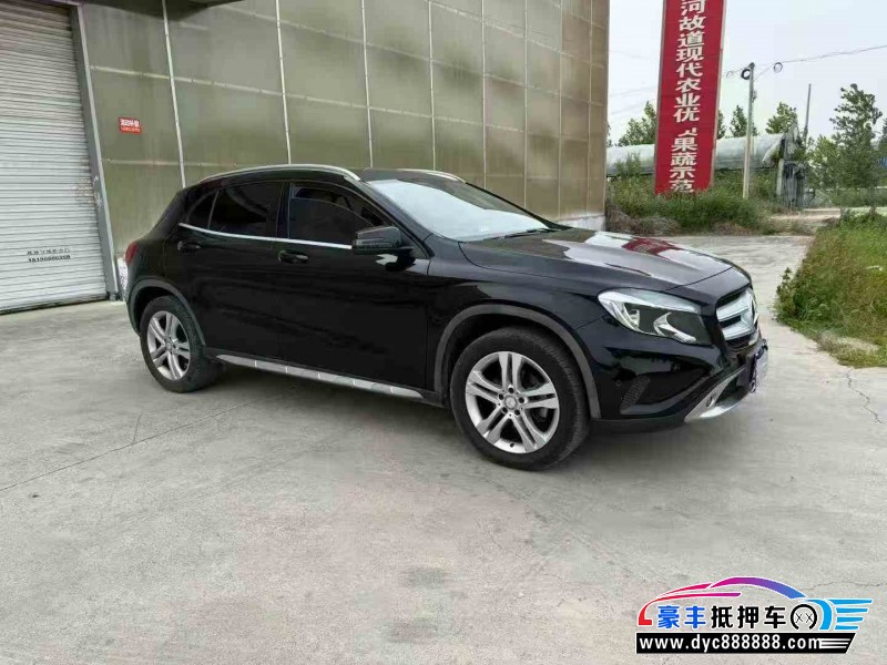 15年奔驰GLA轿车抵押车出售