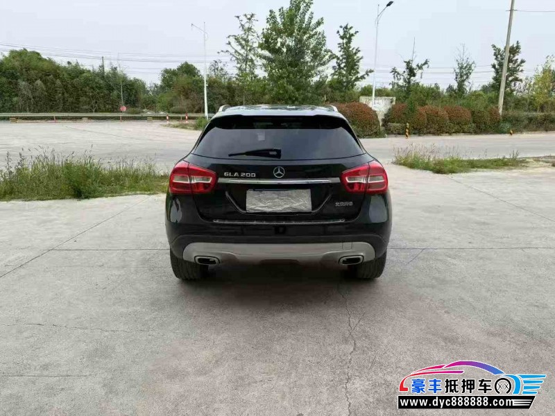 15年奔驰GLA轿车抵押车出售