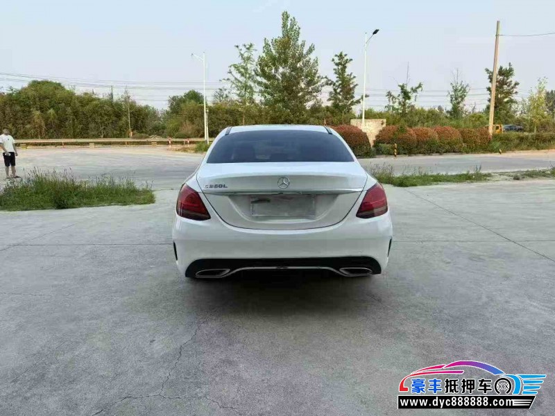 19年奔驰C轿车抵押车出售