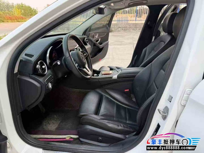 19年奔驰C轿车抵押车出售