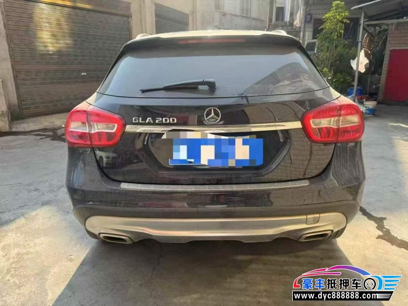 16年奔驰GLA轿车抵押车出售