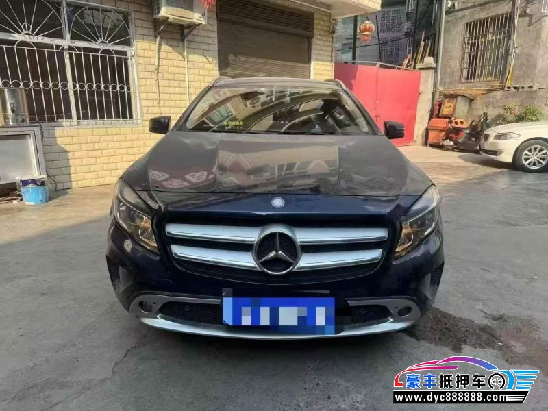 16年奔驰GLA轿车抵押车出售