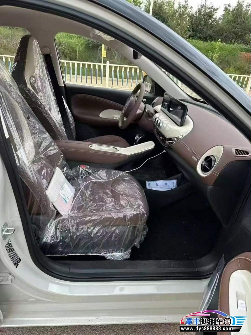 25年五菱缤果轿车抵押车出售