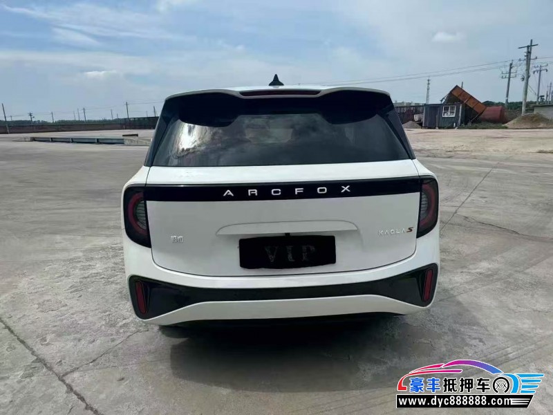 25年极狐考拉轿车抵押车出售