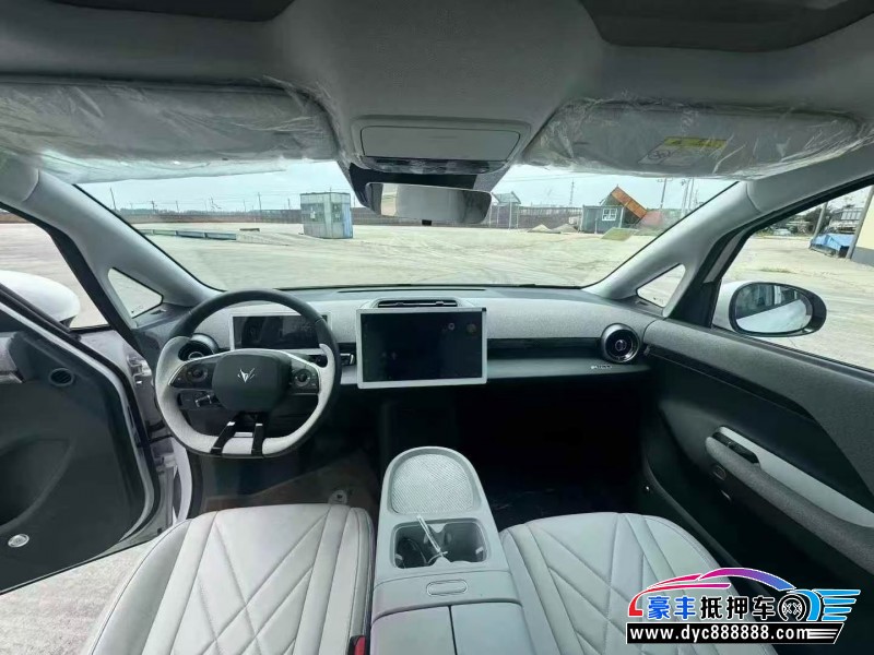 25年极狐考拉轿车抵押车出售