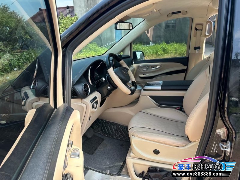 23年奔驰V轿车抵押车出售