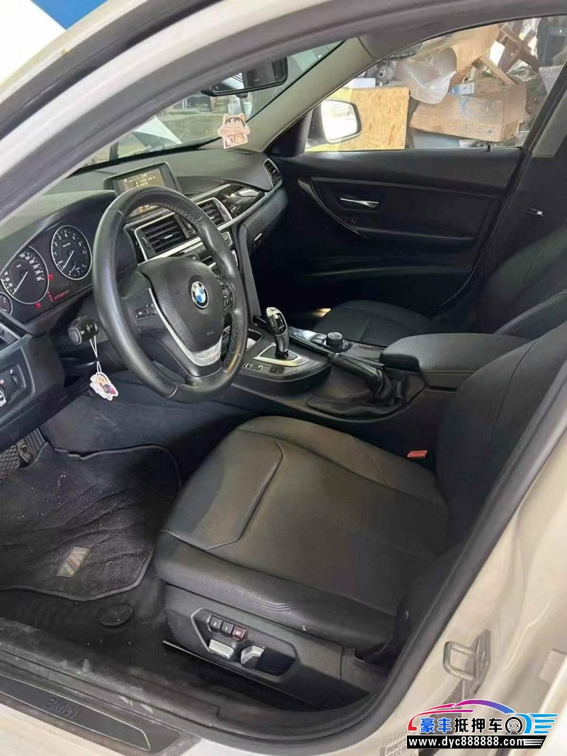 17年宝马3系轿车抵押车出售