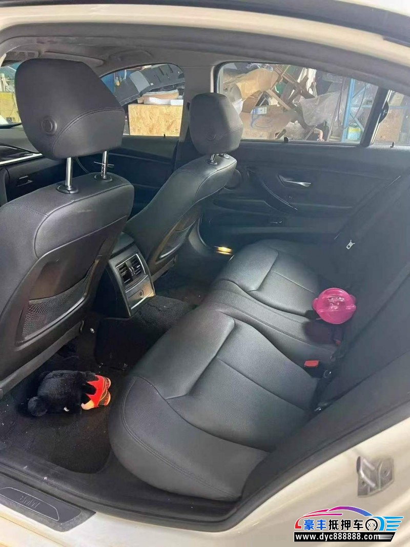 17年宝马3系轿车抵押车出售