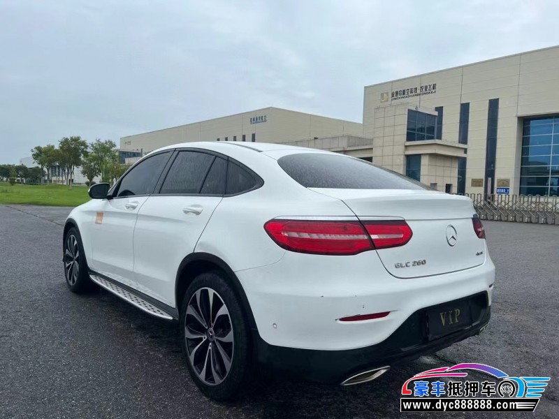 18年奔驰GLC轿车抵押车出售