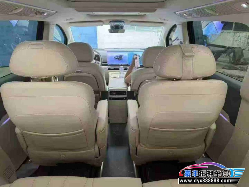 24年岚图梦想家轿车抵押车出售