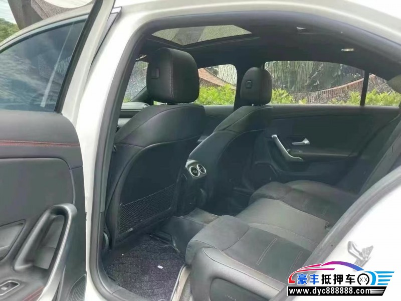 24年奔驰A轿车抵押车出售