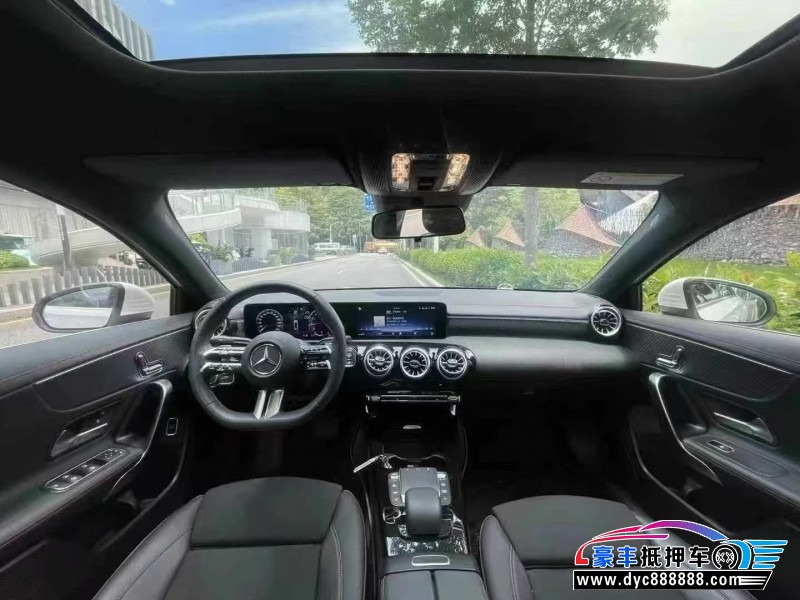 24年奔驰A轿车抵押车出售