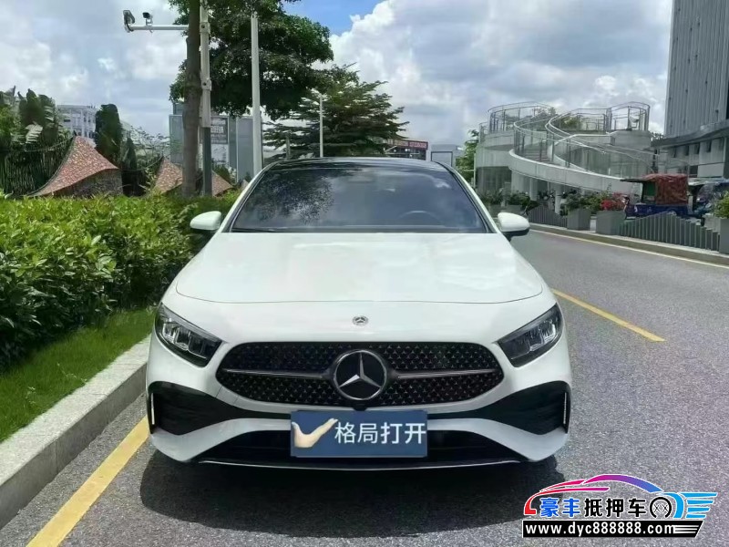 24年奔驰A轿车抵押车出售