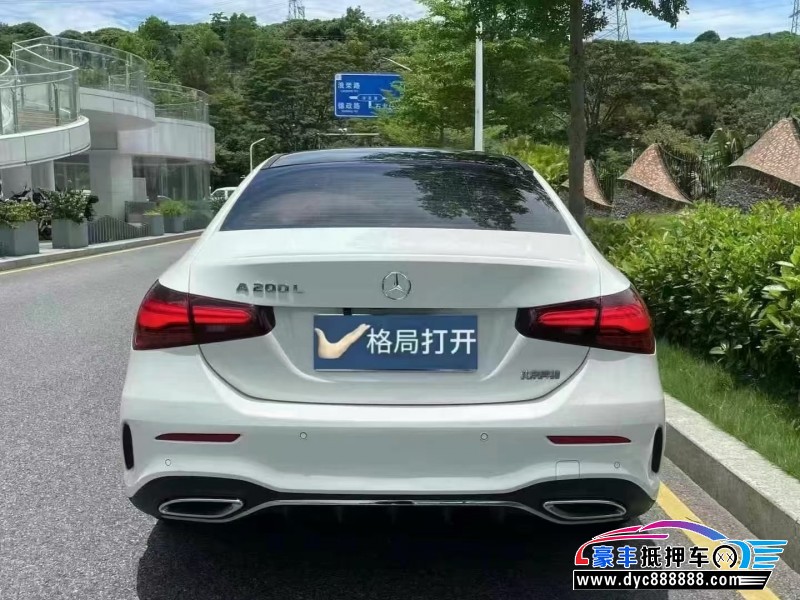 24年奔驰A轿车抵押车出售