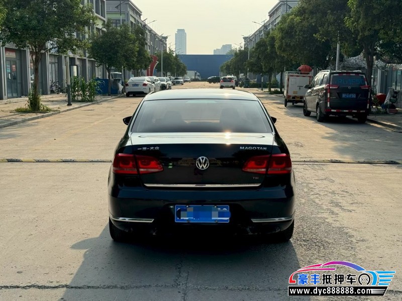 14年大众迈腾轿车抵押车出售