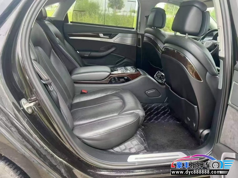 15年奥迪A8L轿车抵押车出售