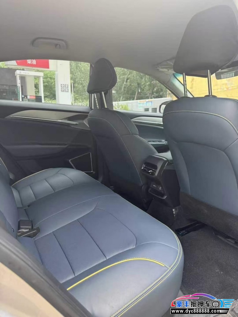 24年吉利几何轿车抵押车出售