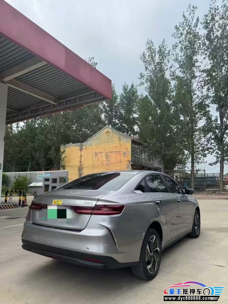 24年吉利几何轿车抵押车出售