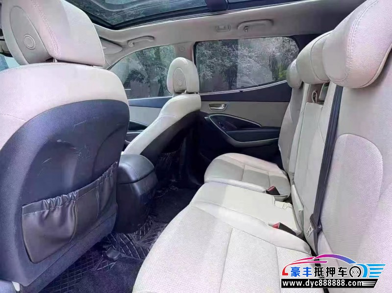 13年现代新胜达轿车抵押车出售