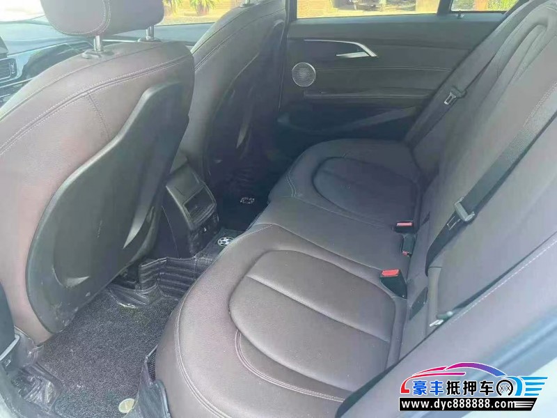 21年宝马1系轿车抵押车出售