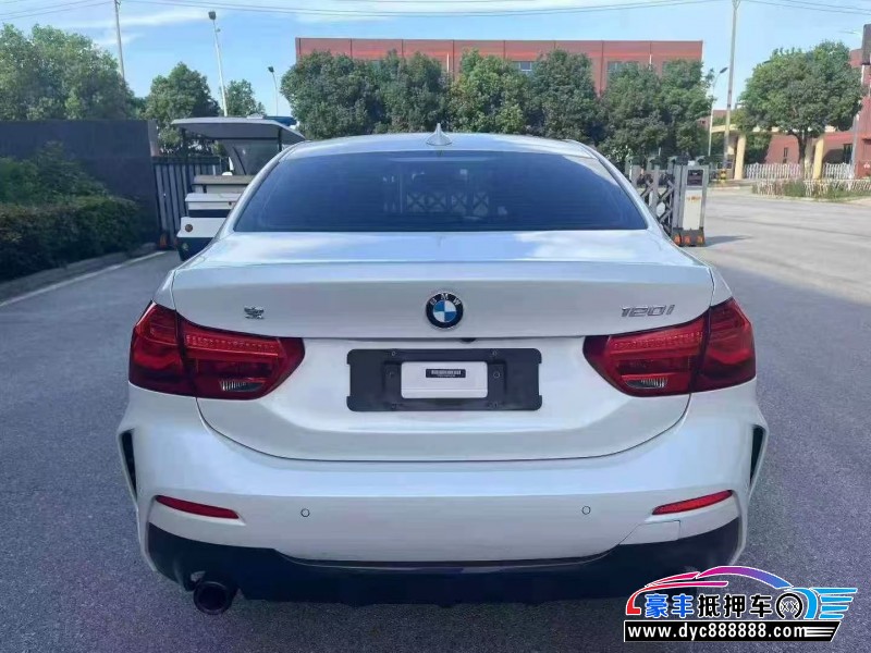 21年宝马1系轿车抵押车出售