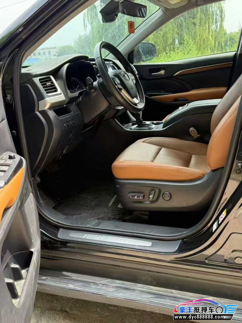 21年丰田汉兰达轿车抵押车出售