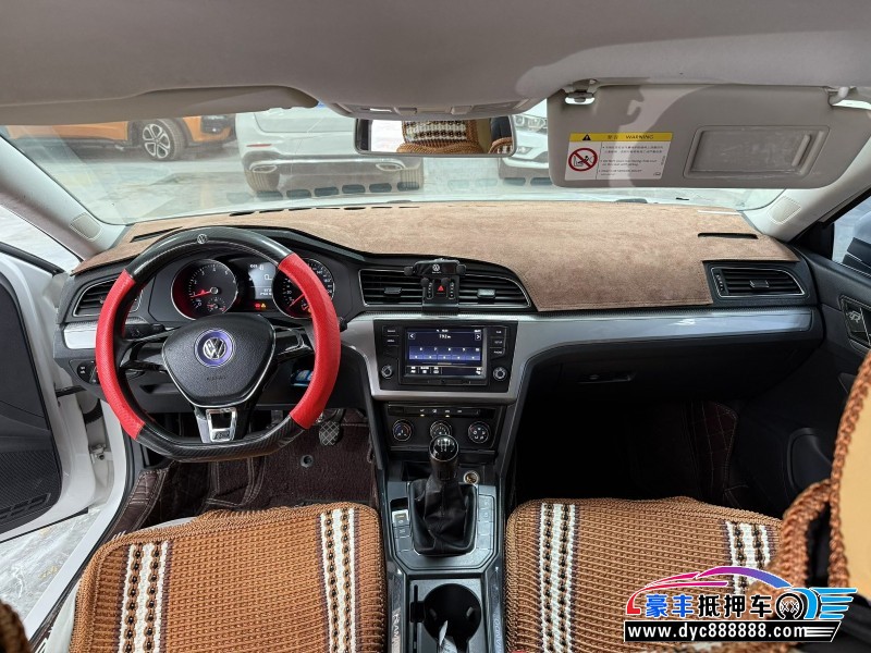 17年大众凌渡轿车抵押车出售