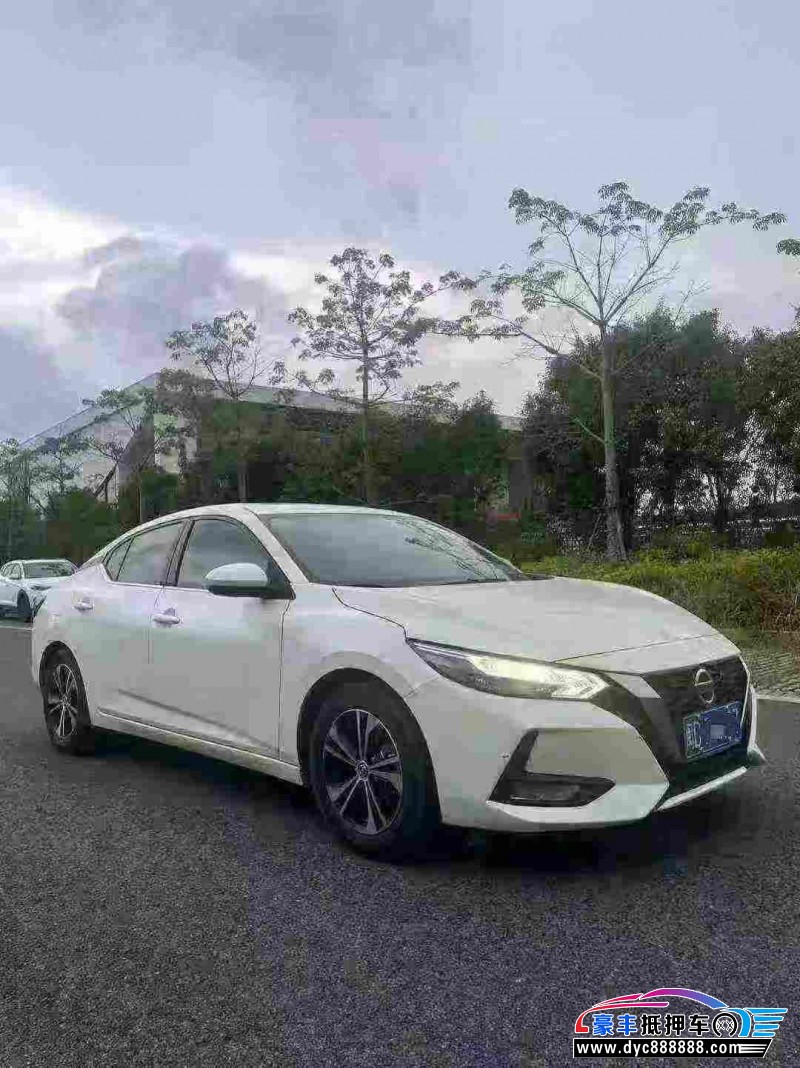 22年日产轩逸轿车抵押车出售