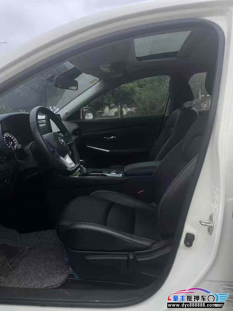 22年日产轩逸轿车抵押车出售