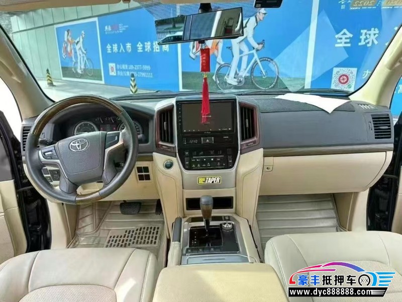 16年丰田兰德酷路泽（陆巡）轿车抵押车出售