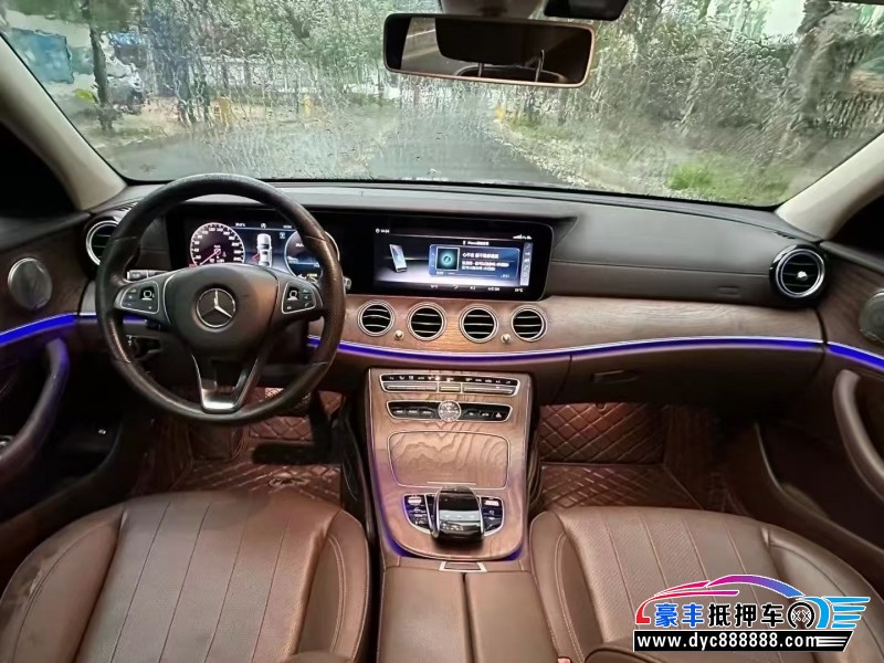 17年奔驰E轿车抵押车出售