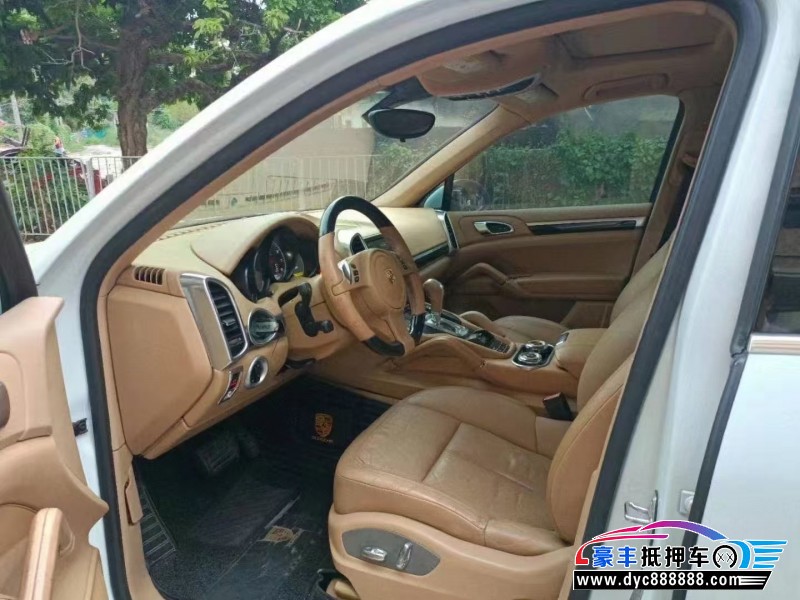 13年保时捷卡宴轿车抵押车出售