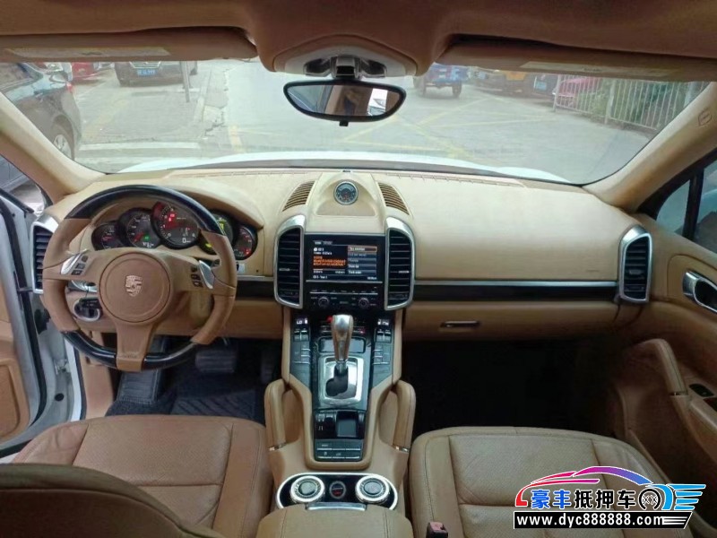 13年保时捷卡宴轿车抵押车出售