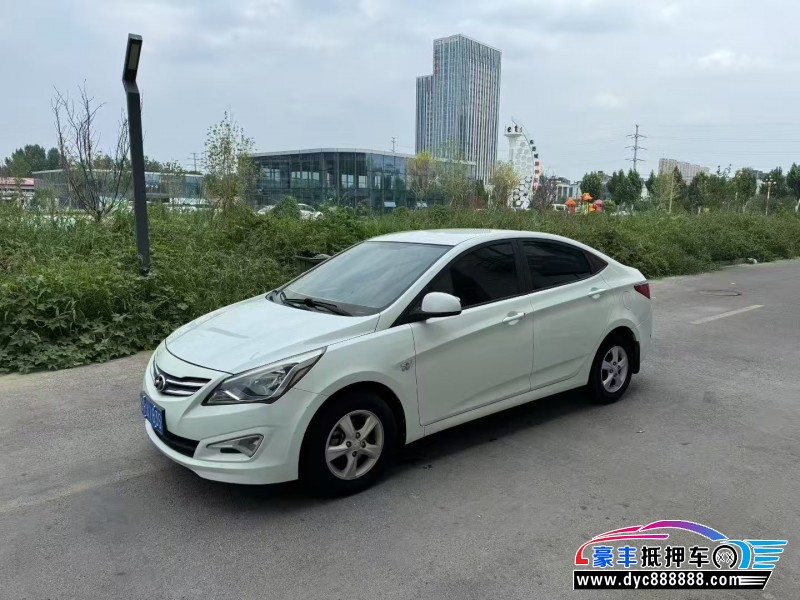 16年现代瑞纳轿车抵押车出售