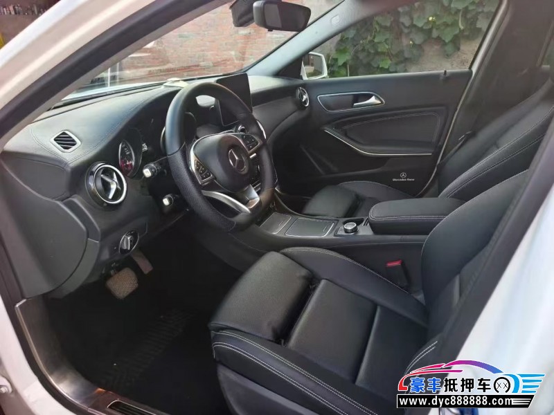 19年奔驰GLA轿车抵押车出售