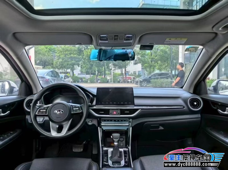 20年起亚K3轿车抵押车出售