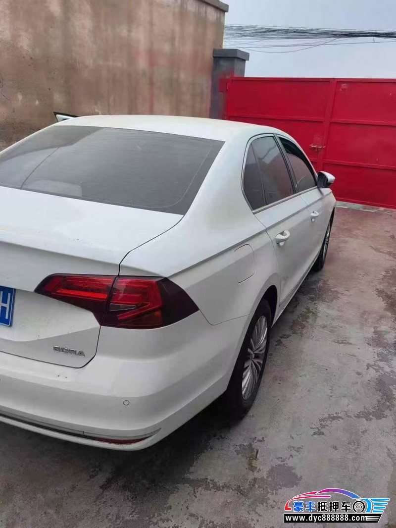 16年大众宝来轿车抵押车出售