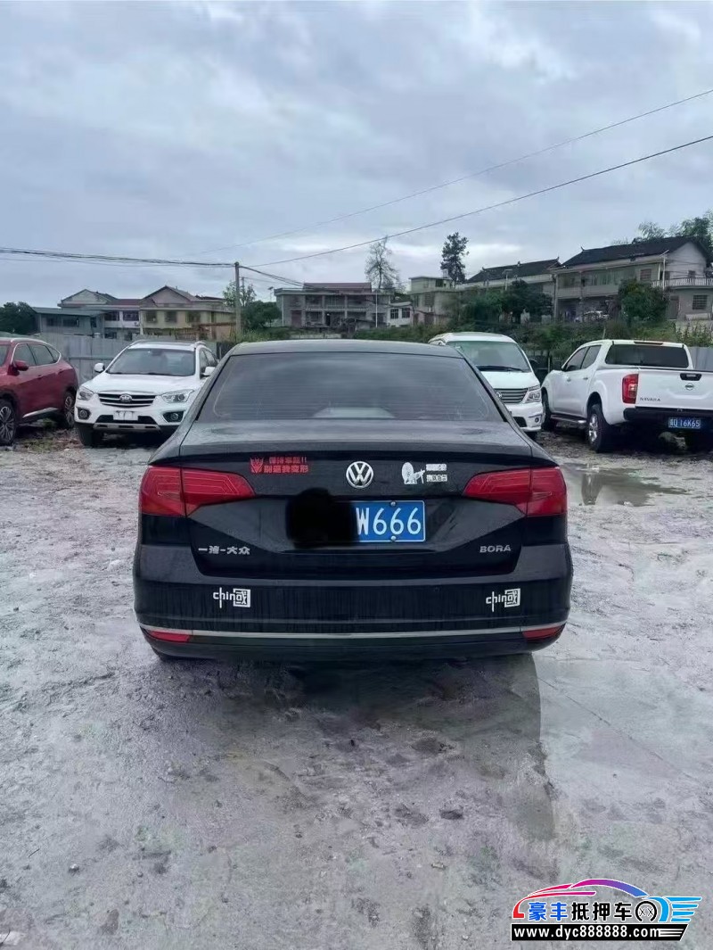 17年大众宝来轿车抵押车出售