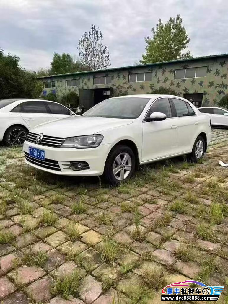 14年大众宝来轿车抵押车出售